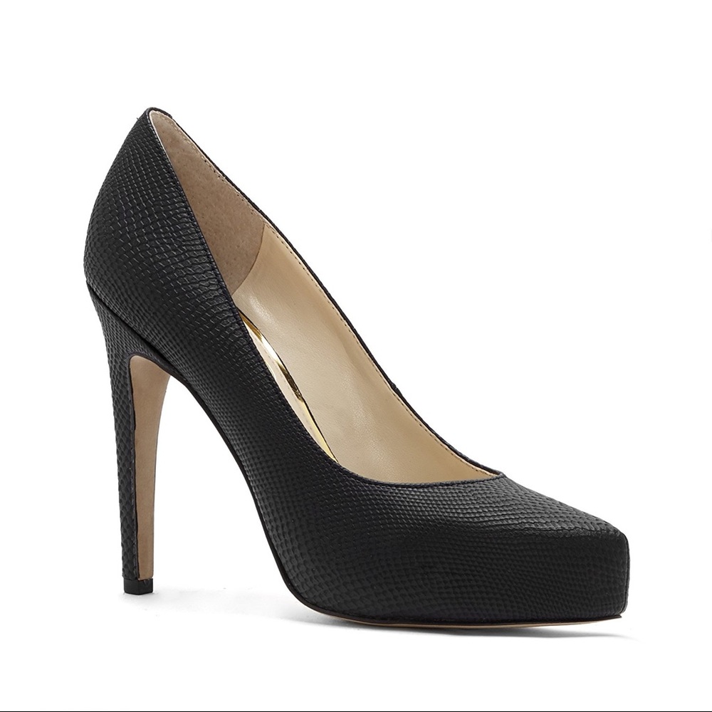 Jessica Simpson parisah pointed toe pump